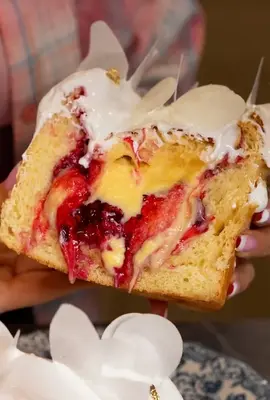 Paska s pudinkem a třešněmi - jak připravit jemné a nadýchané pečivo