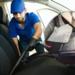 Chemické čištění nebude nutné: jak čistit autosedačky bez drahých chemikálií