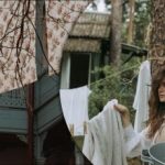 Slunce a lano kazí ručníky: jak správně sušit prádlo venku