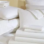 Staré ložní prádlo bude zářit bíle jako v obchodě: přidejte tento přípravek během praní. stare-lozni-pradlo-bude-zarit-bile-jako-v-obchode-pridejte.webp.webp